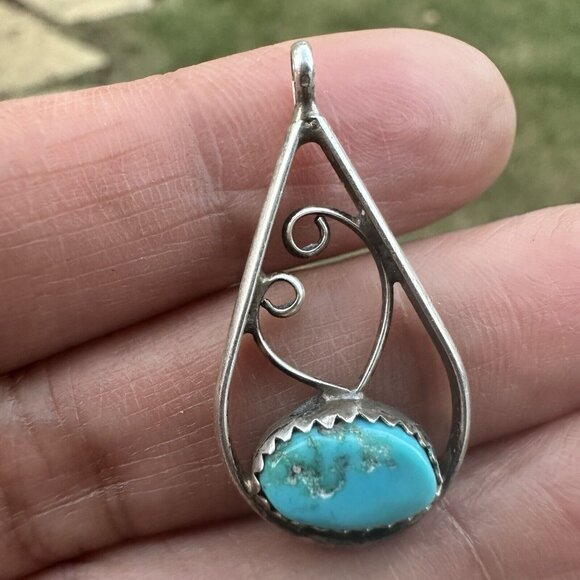 Navajo Artisan Jerry Johnson Jewelry - VTG Navajo Jerry Johnson JJ Pendant 1.125 Inch Blue Turquoise‎ 925 Sterling 2.4g
